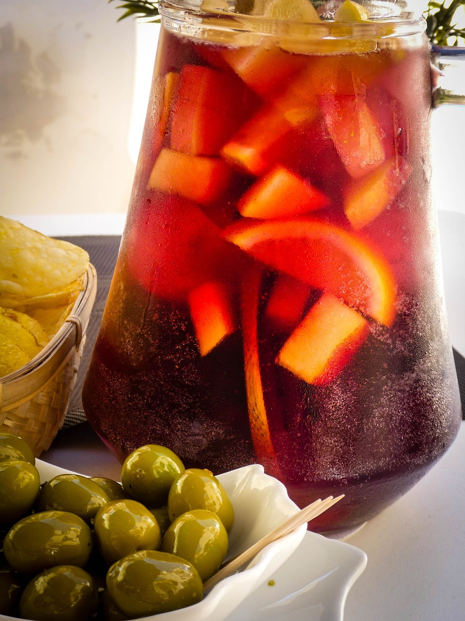 The Ultimate Guide to Making the Perfect Sangria: Sip, Savor, and Enjoy!